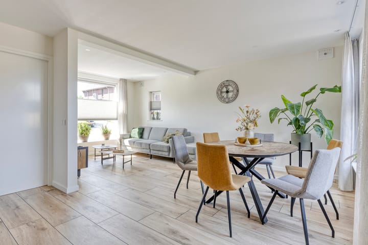 Photo 16 of Commanderiestraat 15