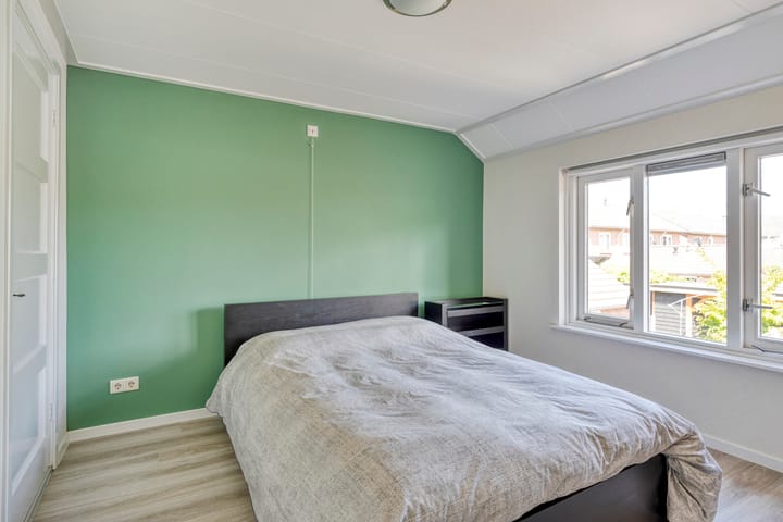 Photo 25 of Commanderiestraat 15