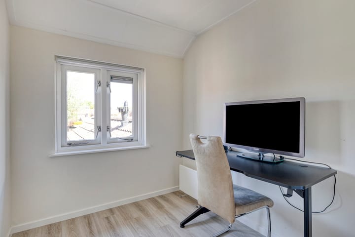 Photo 33 of Commanderiestraat 15