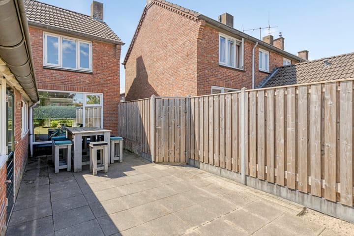 Photo 34 of Commanderiestraat 15