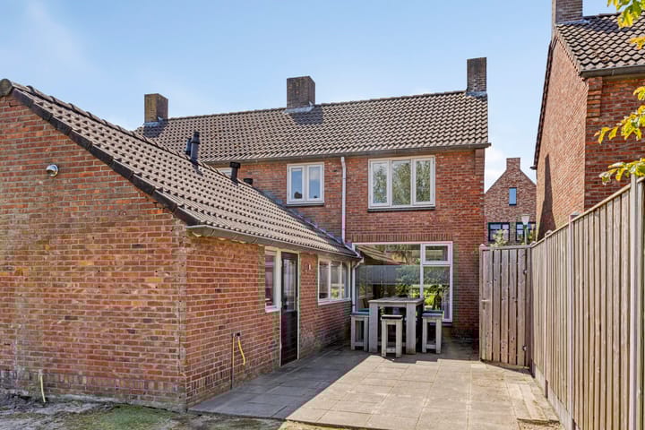 Photo 39 of Commanderiestraat 15