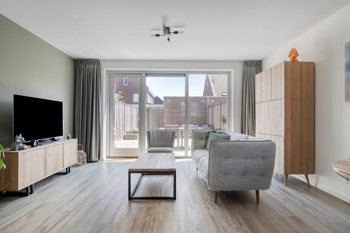 Foto 11 van Merensteinplein 5