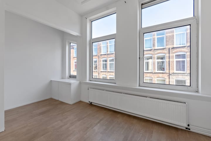 Foto 5 van Van der Helststraat 51