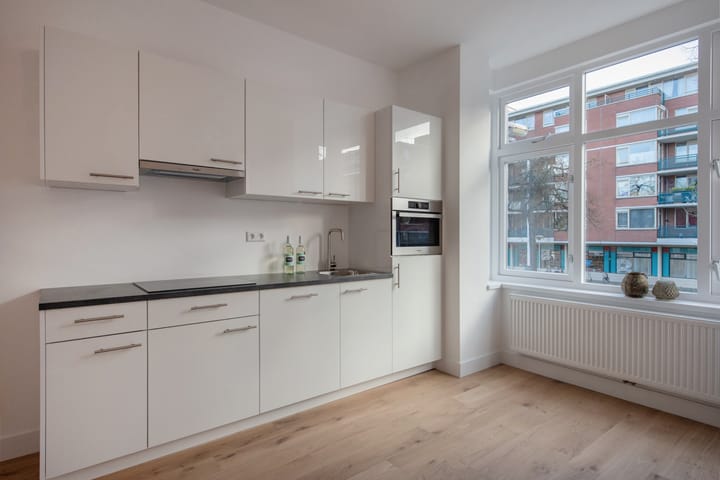 Foto 4 van Linnaeusstraat 1