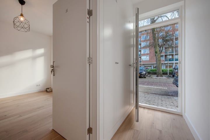 Foto 6 van Linnaeusstraat 1