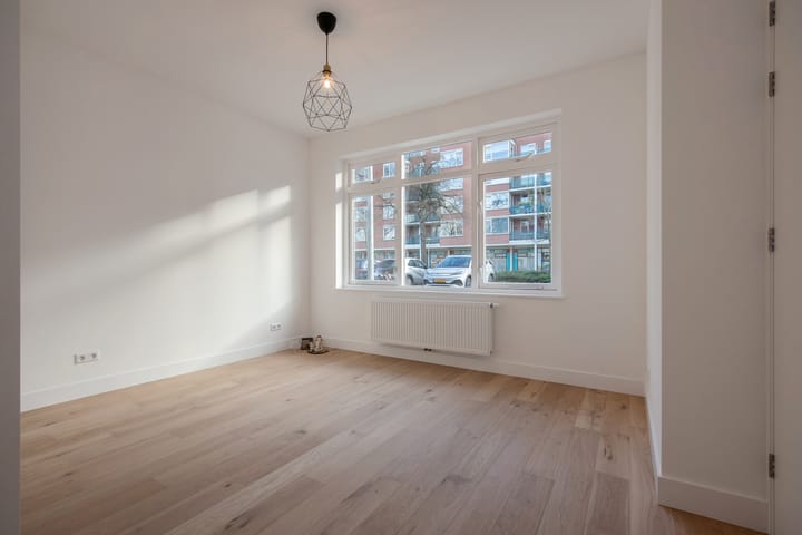 Foto 7 van Linnaeusstraat 1