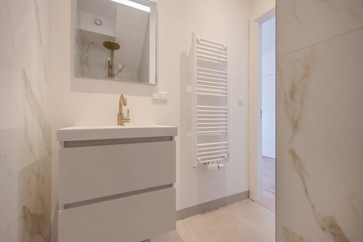 Foto 9 van Linnaeusstraat 1