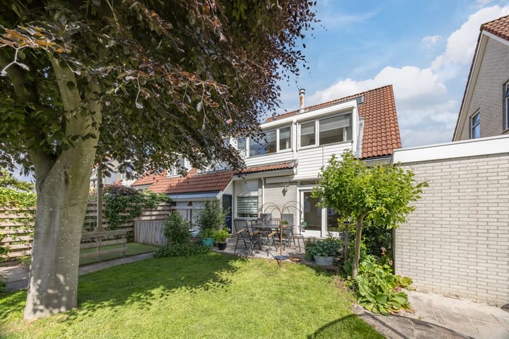 Foto 3 van Biezen 152