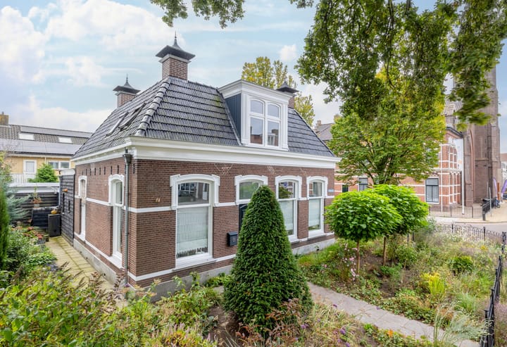 Foto 1 van Straatweg 2