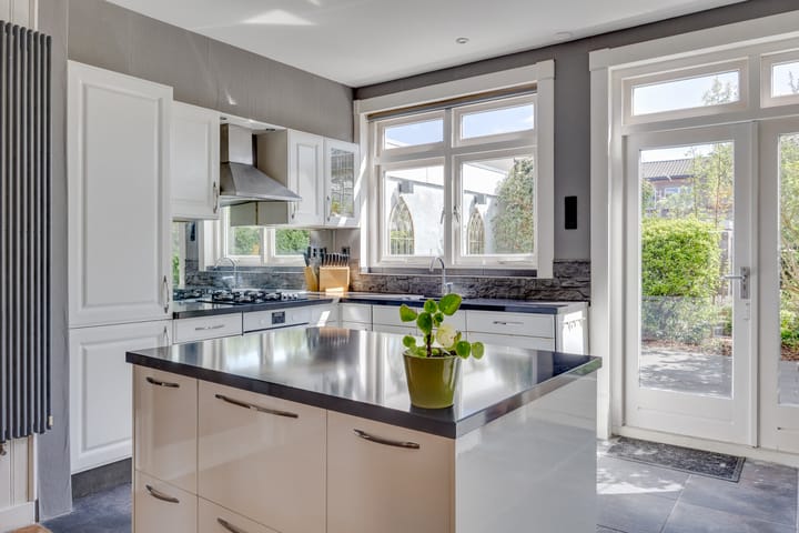 Foto 10 van Leeghwaterstraat 6