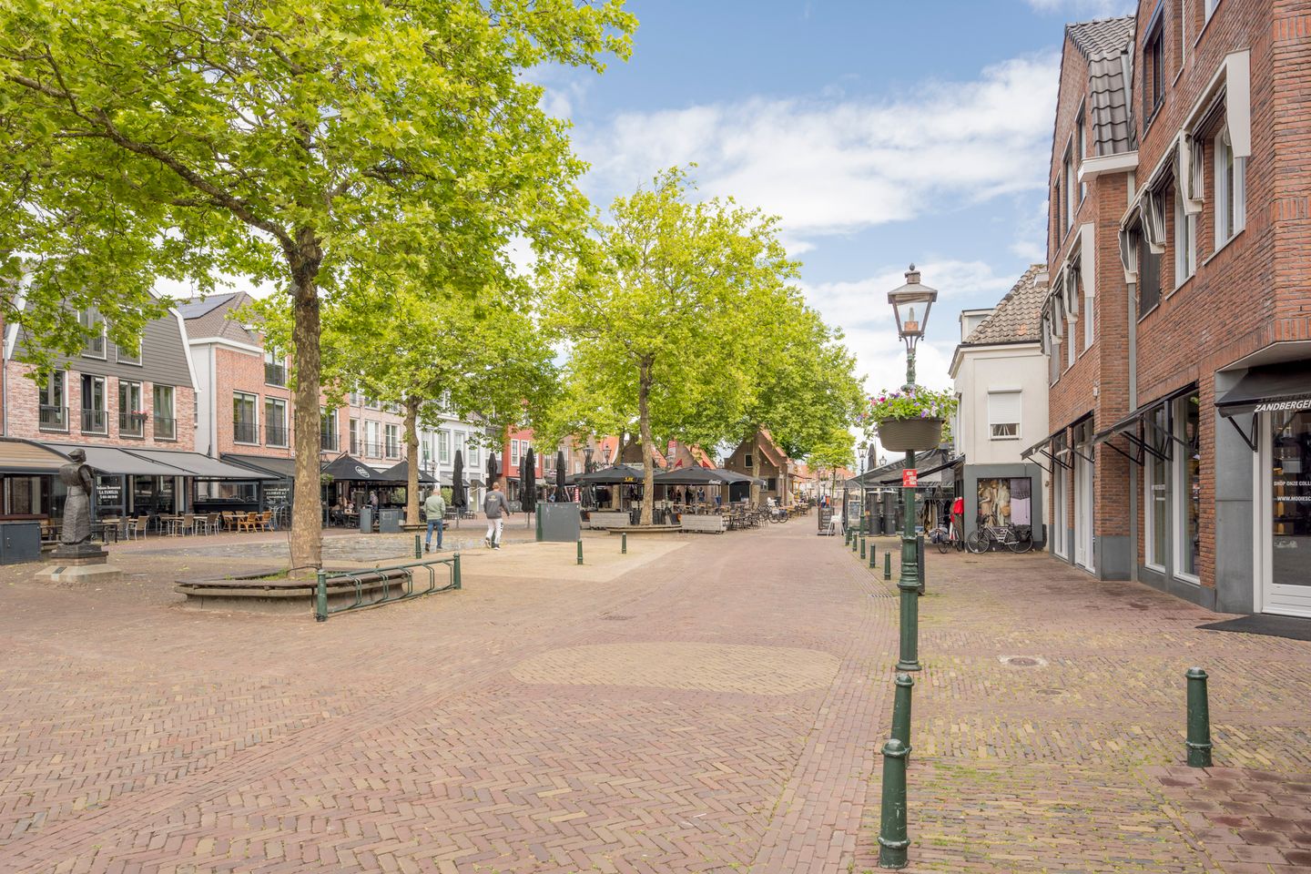 View photo 2 of Kerkstraat 60