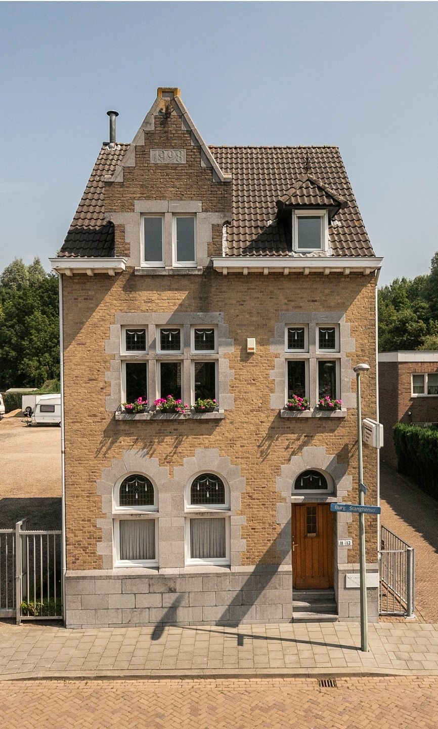 Bekijk foto 5 van Burg. Slanghenstraat 11