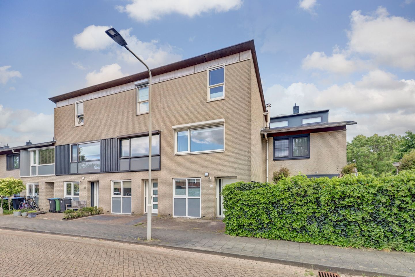 Foto 1 van Charles Dickensstraat 55