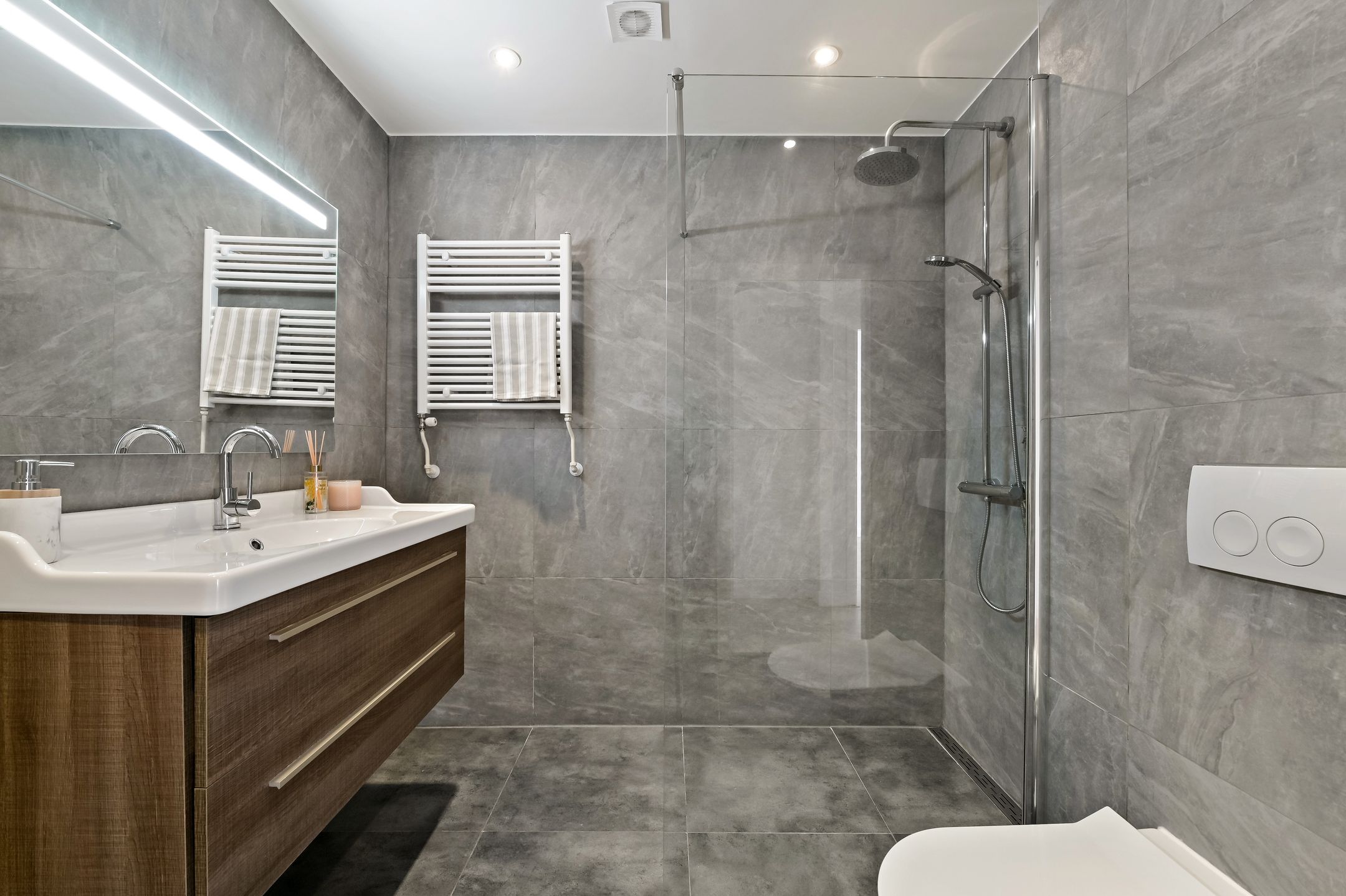 Foto 12 van Goudreinetstraat 241