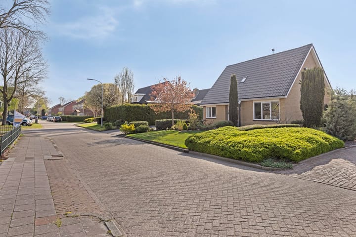 Photo 5 of Meertensweg 10