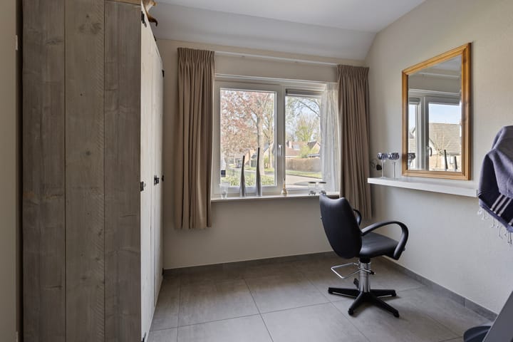 Photo 21 of Meertensweg 10