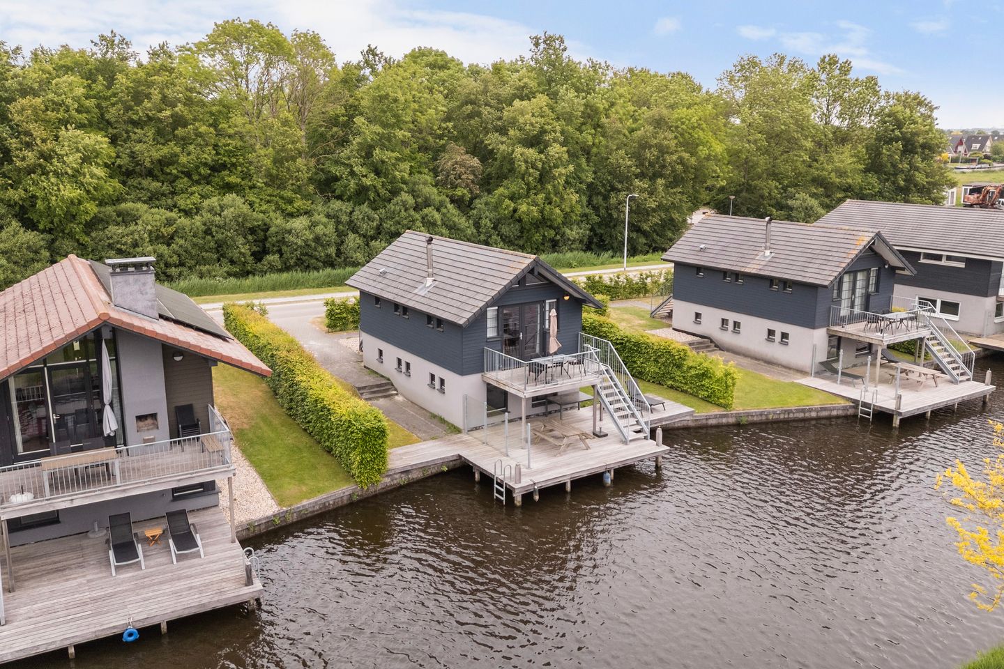 Foto 1 van Jongebuorren 33