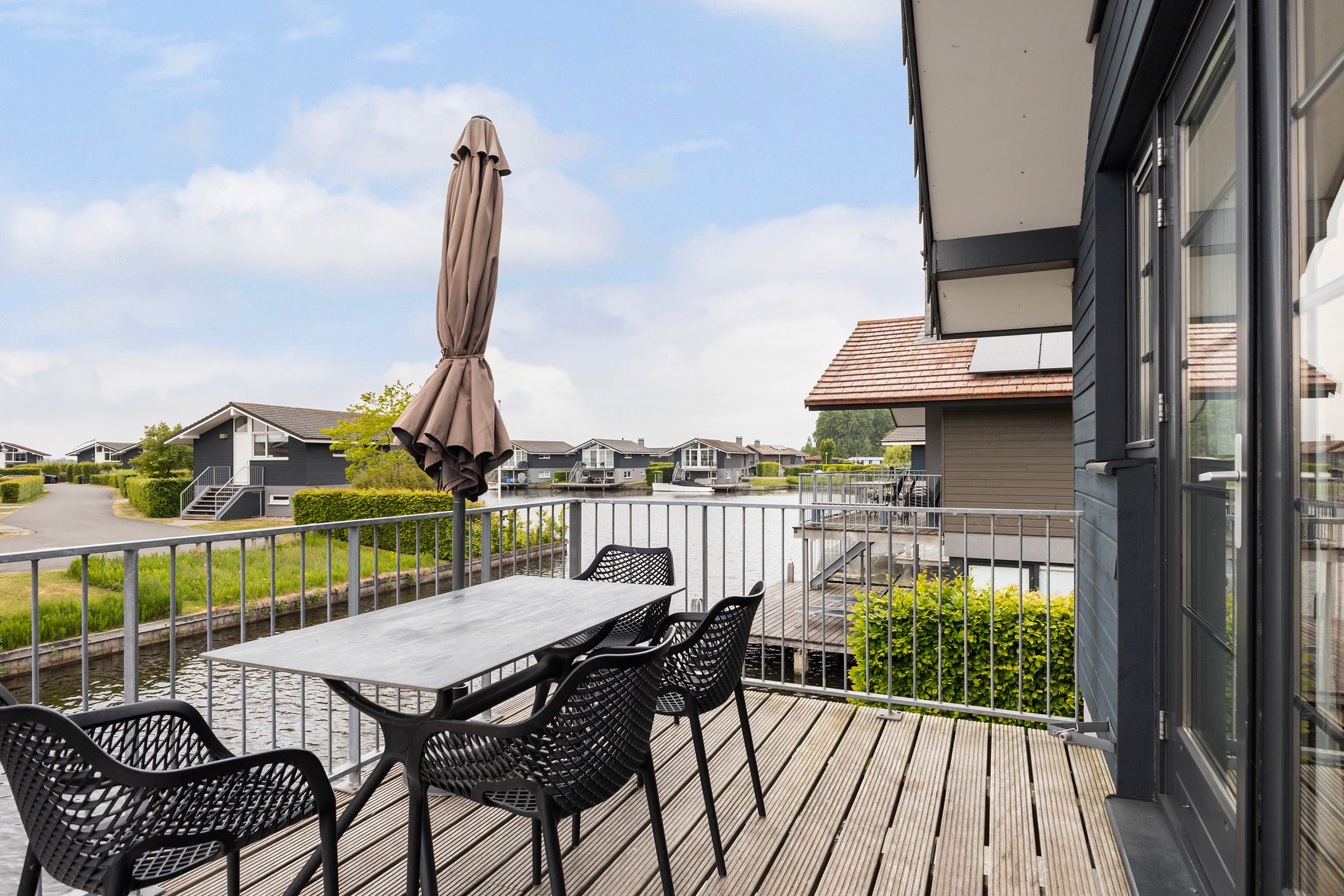 Photo 6 of Jongebuorren 33