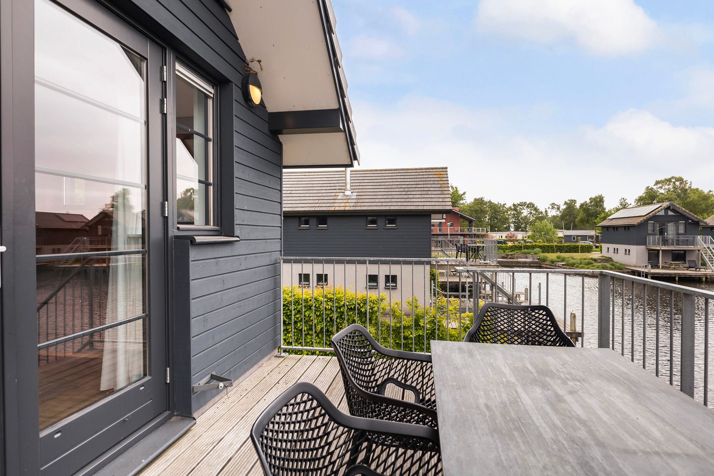 Photo 20 of Jongebuorren 33