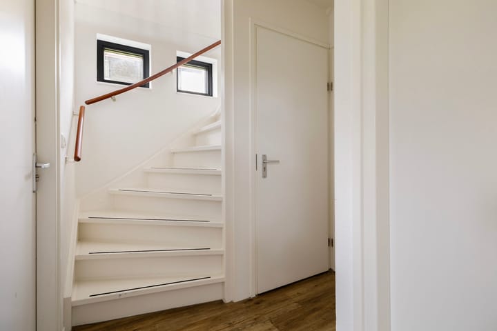 Photo 23 of Jongebuorren 33