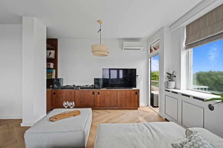 Photo 17 of Van Boshuizenstraat 65