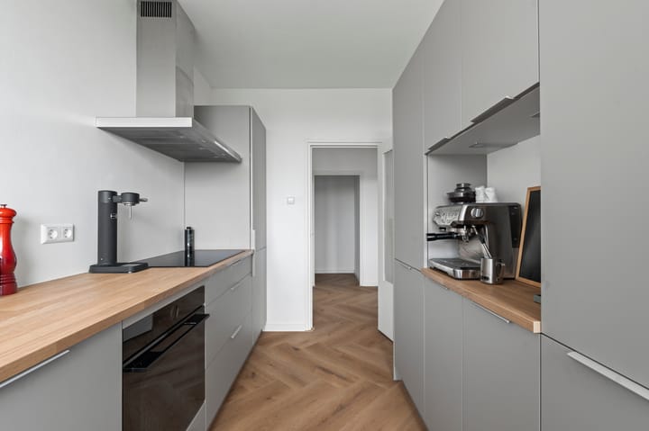 Photo 25 of Van Boshuizenstraat 65