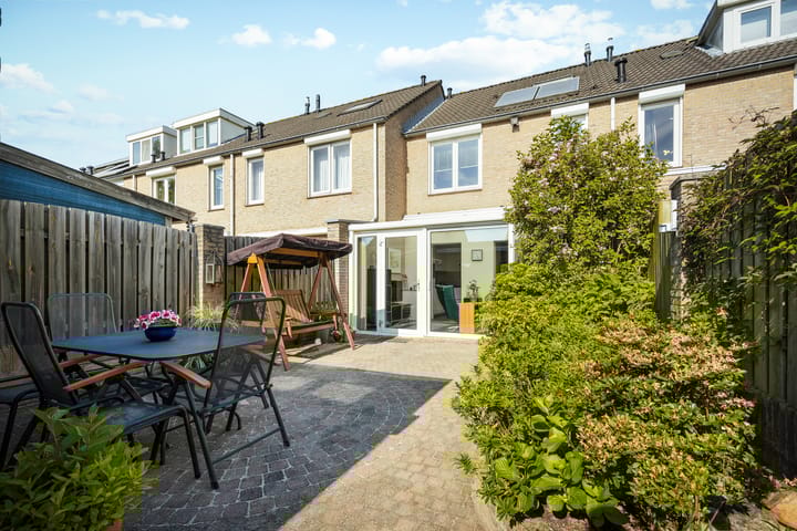 Foto 35 van Topaasring 41