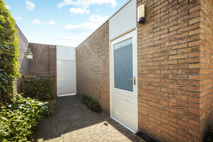 Foto 36 van Topaasring 41