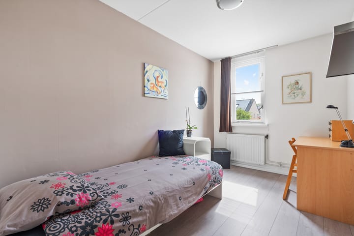 Foto 56 van Topaasring 41