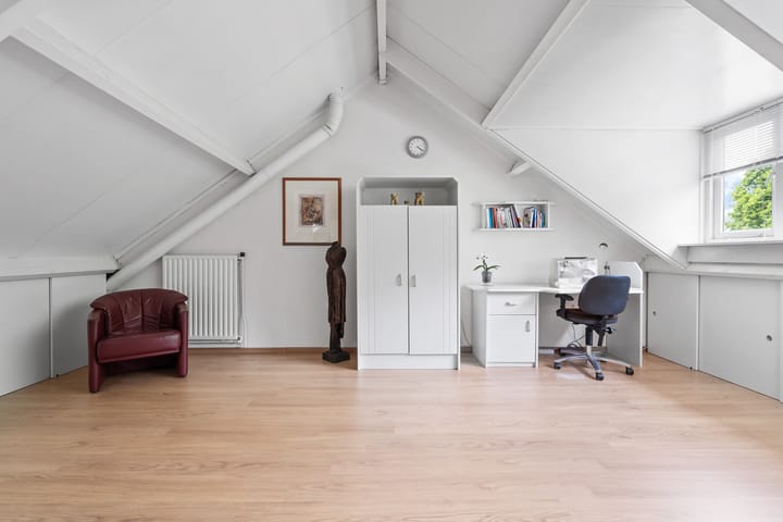 Foto 59 van Topaasring 41