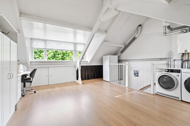 Foto 61 van Topaasring 41