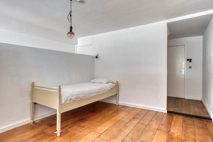 Foto 14 van Schepen Hillenstraat 10