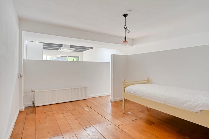 Foto 15 van Schepen Hillenstraat 10