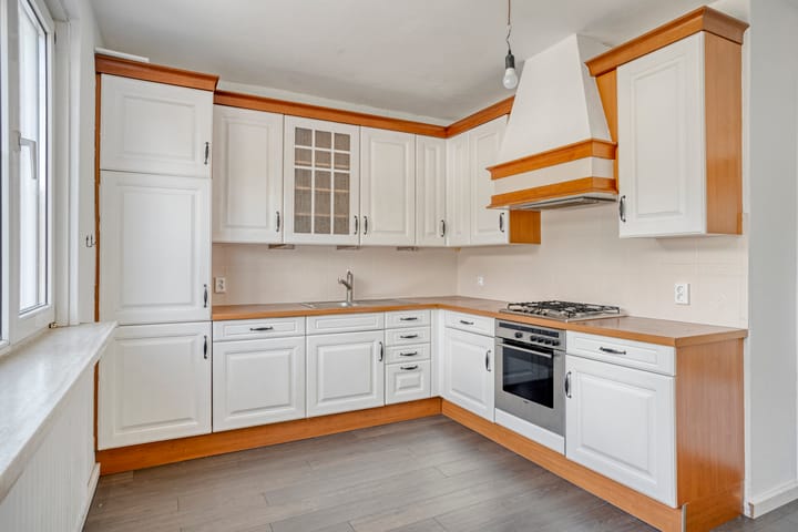 Foto 23 van Schepen Hillenstraat 10