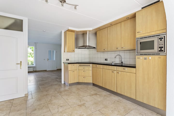 Foto 8 van B.A.A. Engelbertinklaan 3