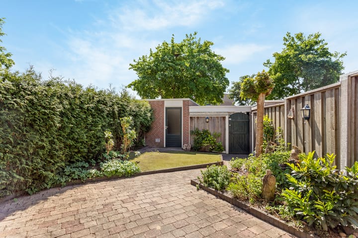 Foto 18 van B.A.A. Engelbertinklaan 3