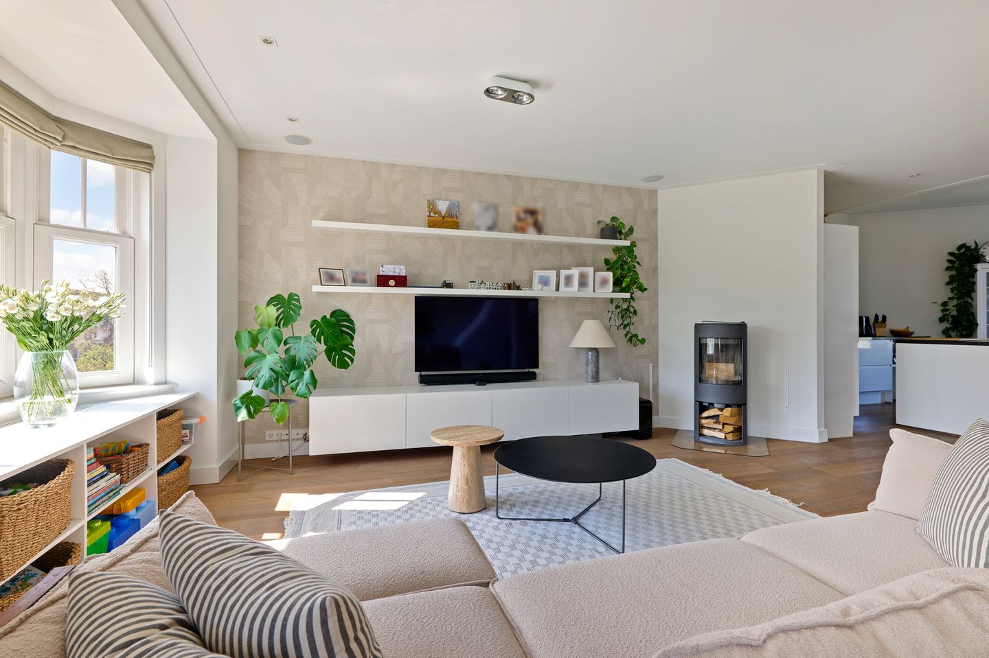 Photo 1 of Van Tuyll van Serooskerkenplein 44-3