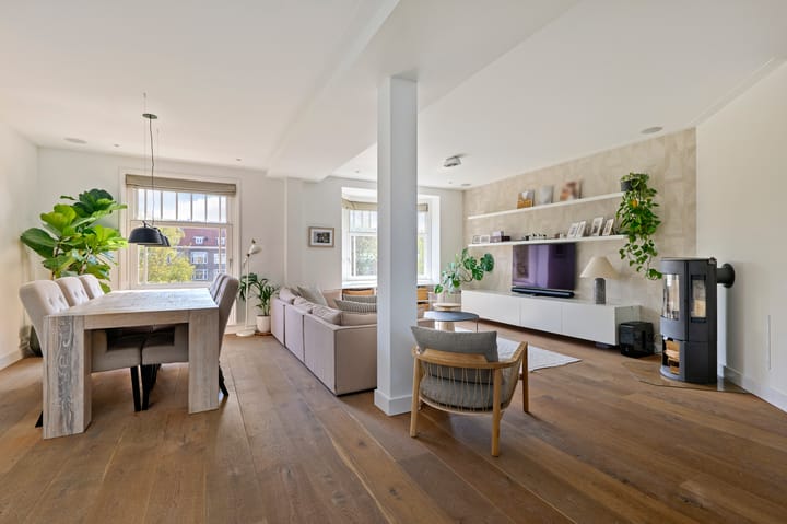 Photo 2 of Van Tuyll van Serooskerkenplein 44-3