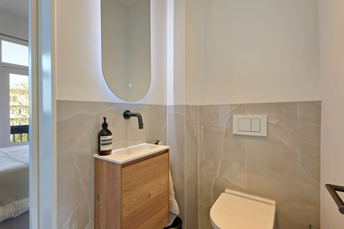 Photo 10 of Van Tuyll van Serooskerkenplein 44-3