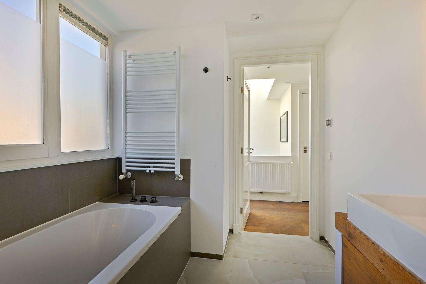 Photo 25 of Van Tuyll van Serooskerkenplein 44-3