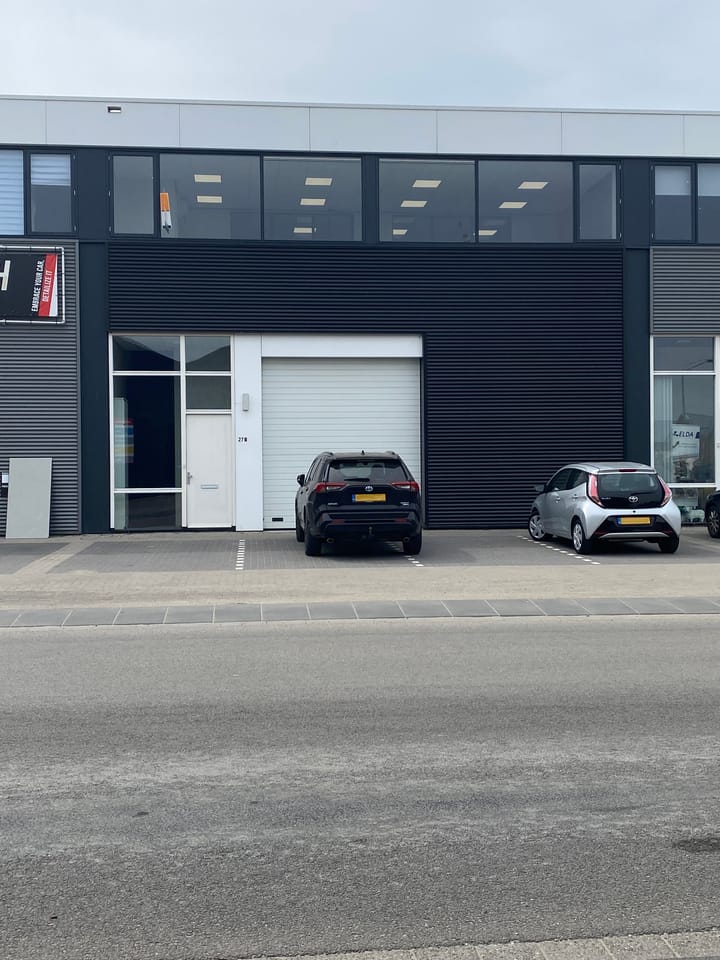 Regenbeemd 27, Breda