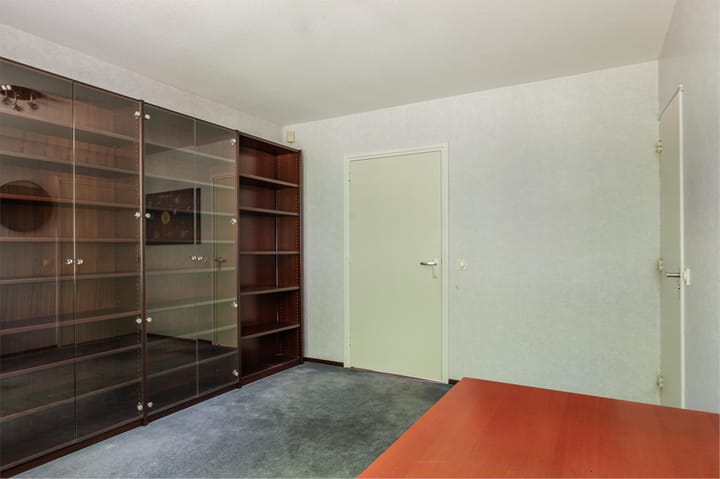 Photo 21 of Stelmaker 9