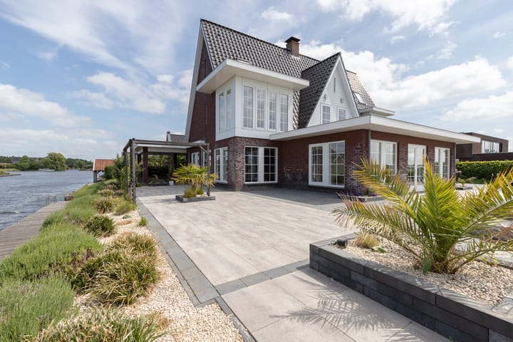 Photo 2 of Watersnip 37