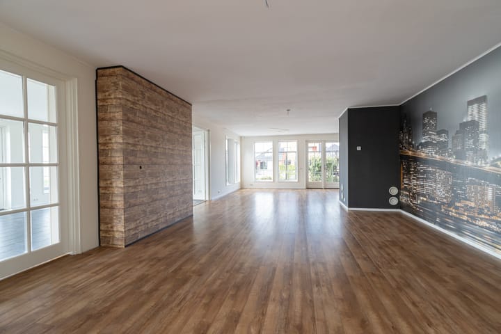 Photo 15 of Watersnip 37