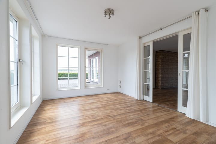 Photo 19 of Watersnip 37