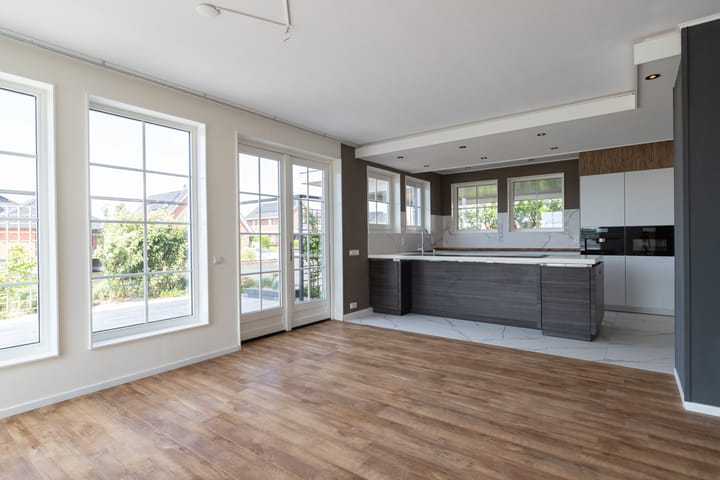 Photo 26 of Watersnip 37