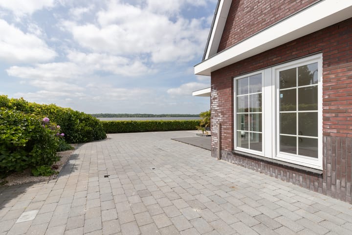 Photo 56 of Watersnip 37