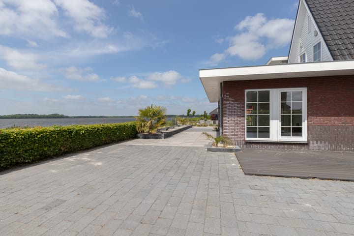 Photo 57 of Watersnip 37