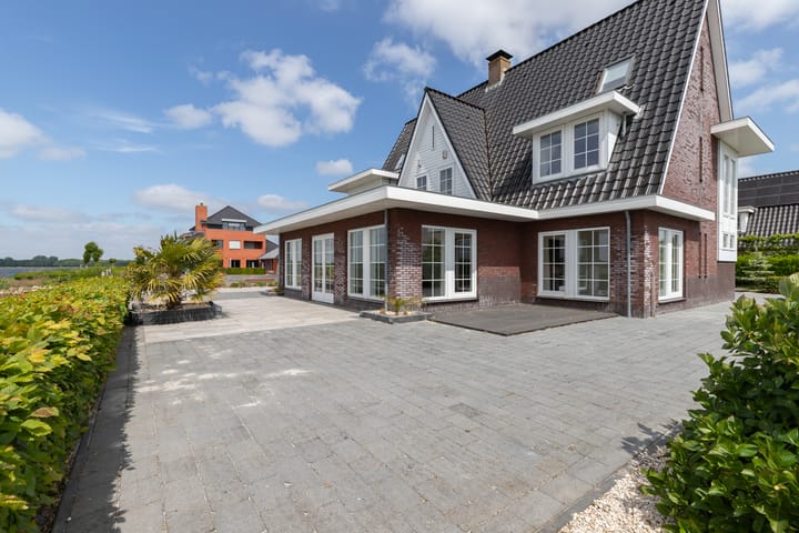 Photo 58 of Watersnip 37