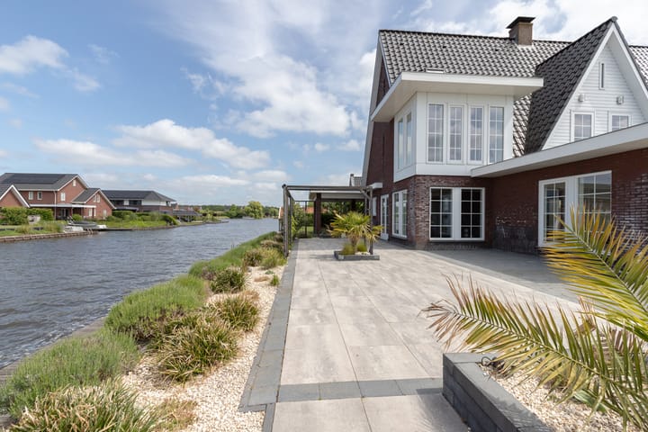 Photo 62 of Watersnip 37